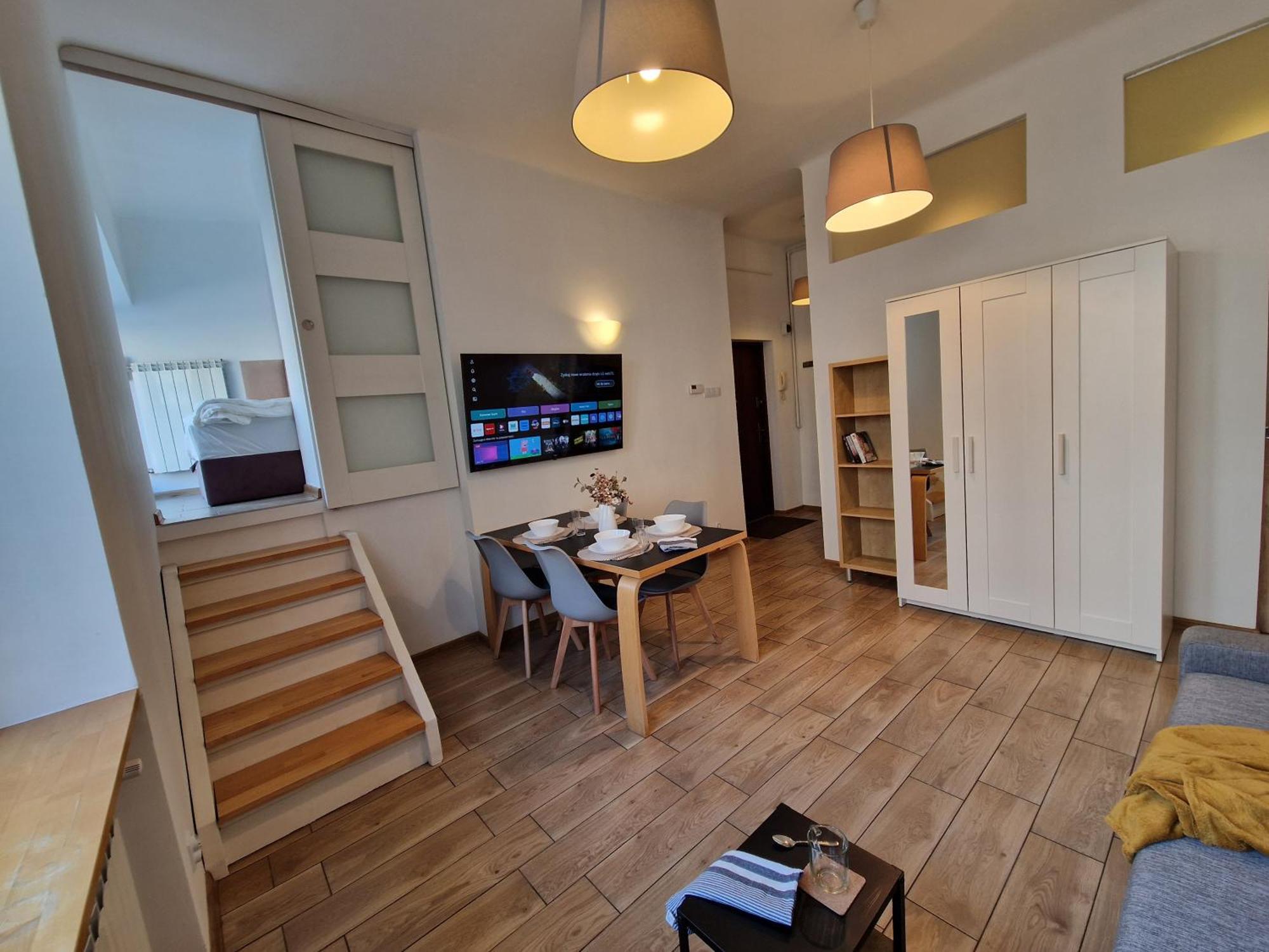 Pomorska 82 Centrum Netflix * Lodz (Lodz)