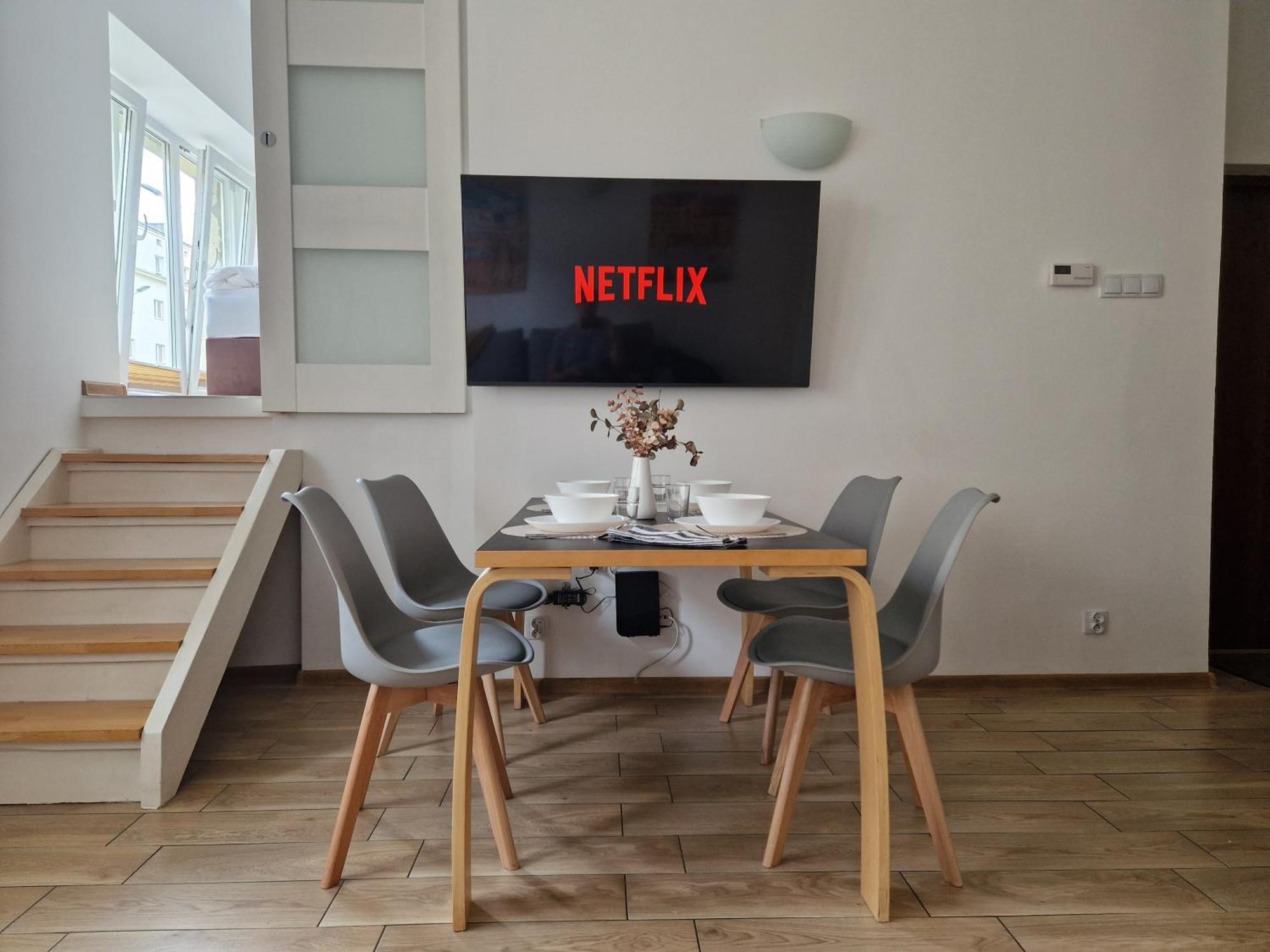 Pomorska 82 Centrum Netflix * Lodz (Lodz)